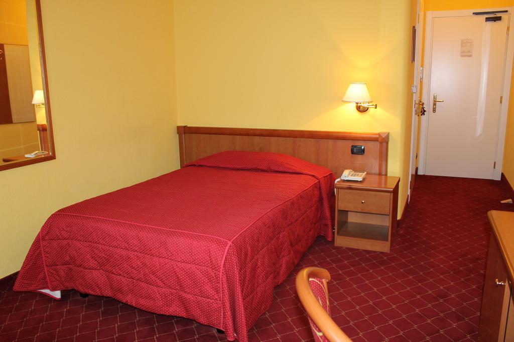 Relais St Gilles Hotel Verres Room photo